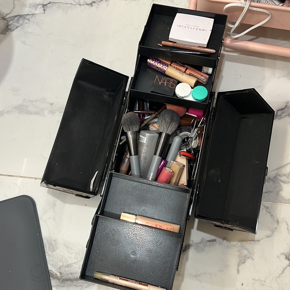 Makeup box - Picture 4 of 4